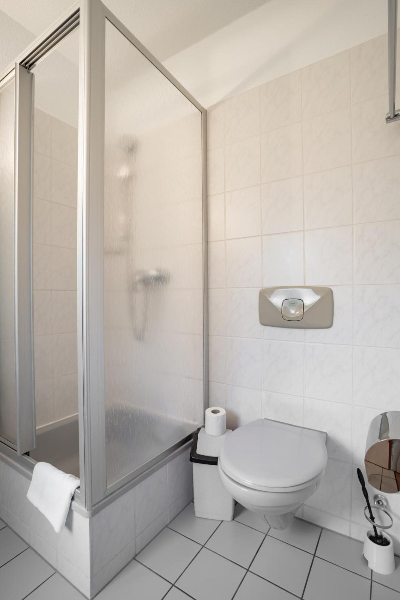 Waldhotel Schoeneiche -Self Check-In- Dış mekan fotoğraf
